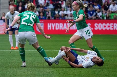 Highlands Ranch striker Mallory Swanson has to be carted off in USWNT game versus Ireland